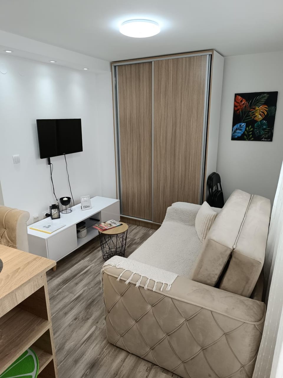 TV and multimedia, Living room, Seating area