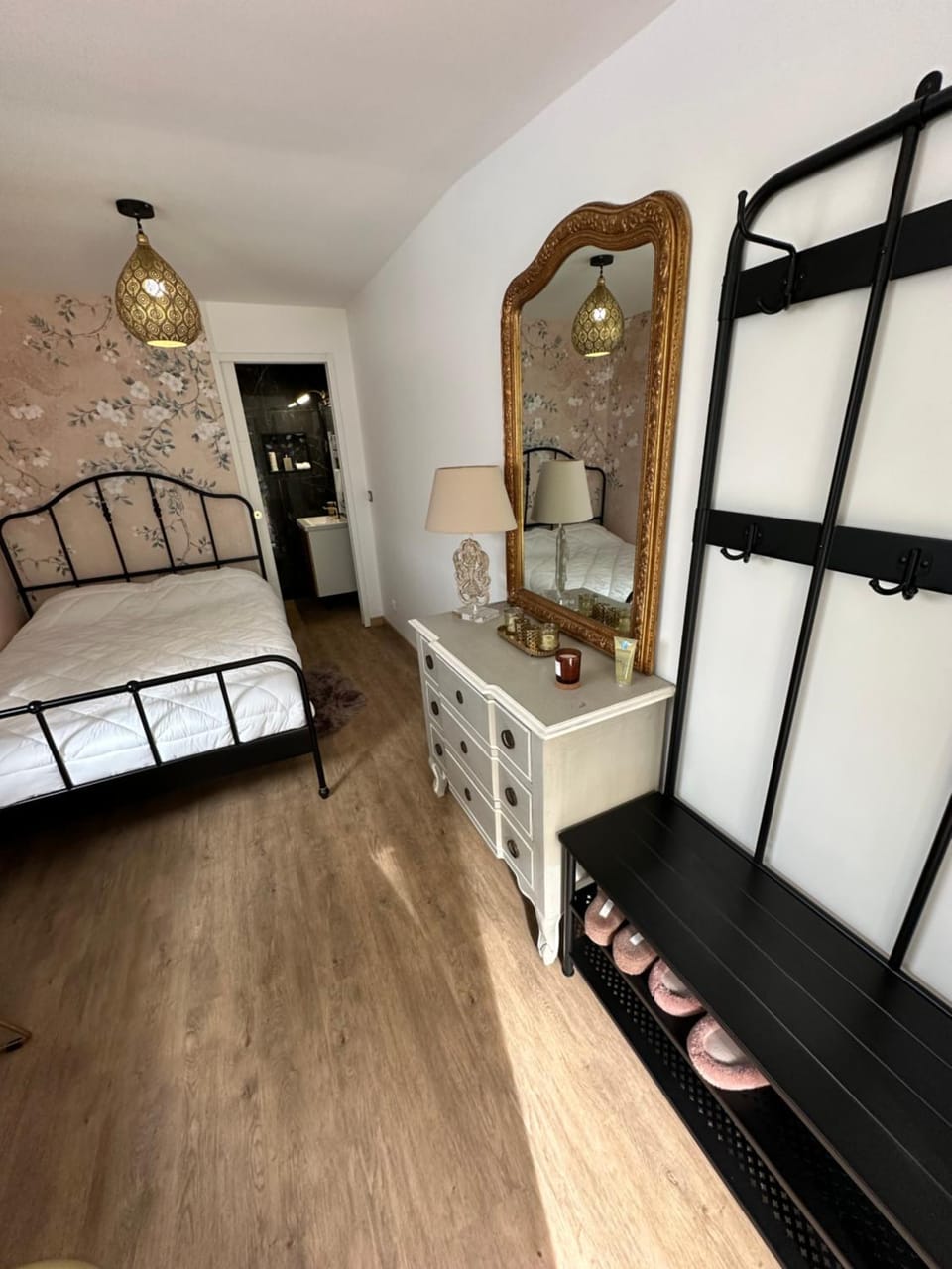 Chambre indépendante rénovée proche DisneyLand Paris Bed and Breakfast in Île-de-France