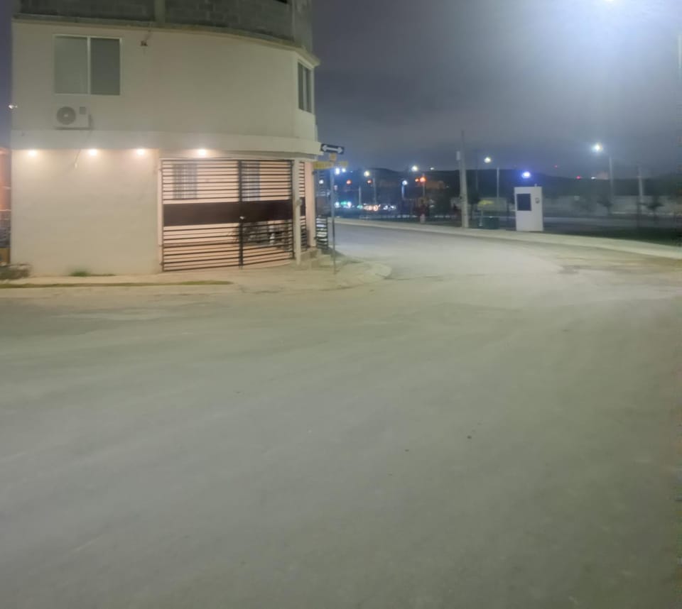 Departamento para grupos de 10 personas frente de parque industrial zilum park, cerca de crown Lamosa Apartment in State of Nuevo Leon