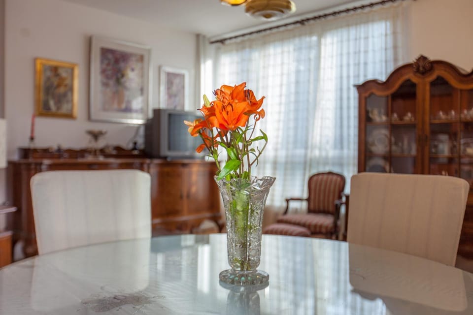 Living room, Decorative detail