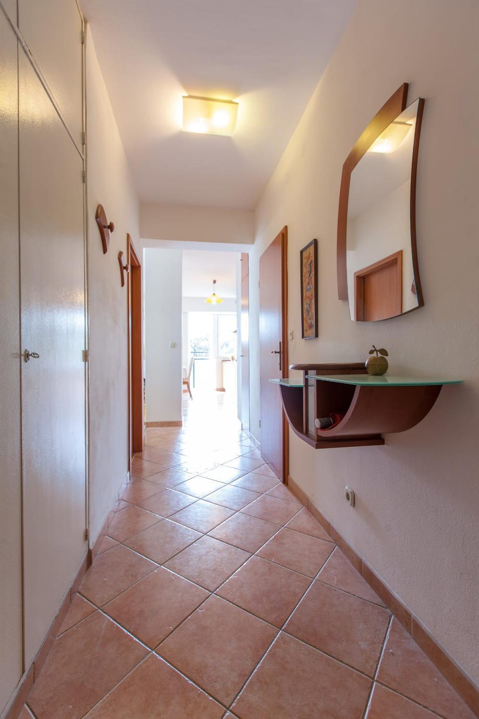 Photo of the whole room, Guests, Area and facilities, group of guests