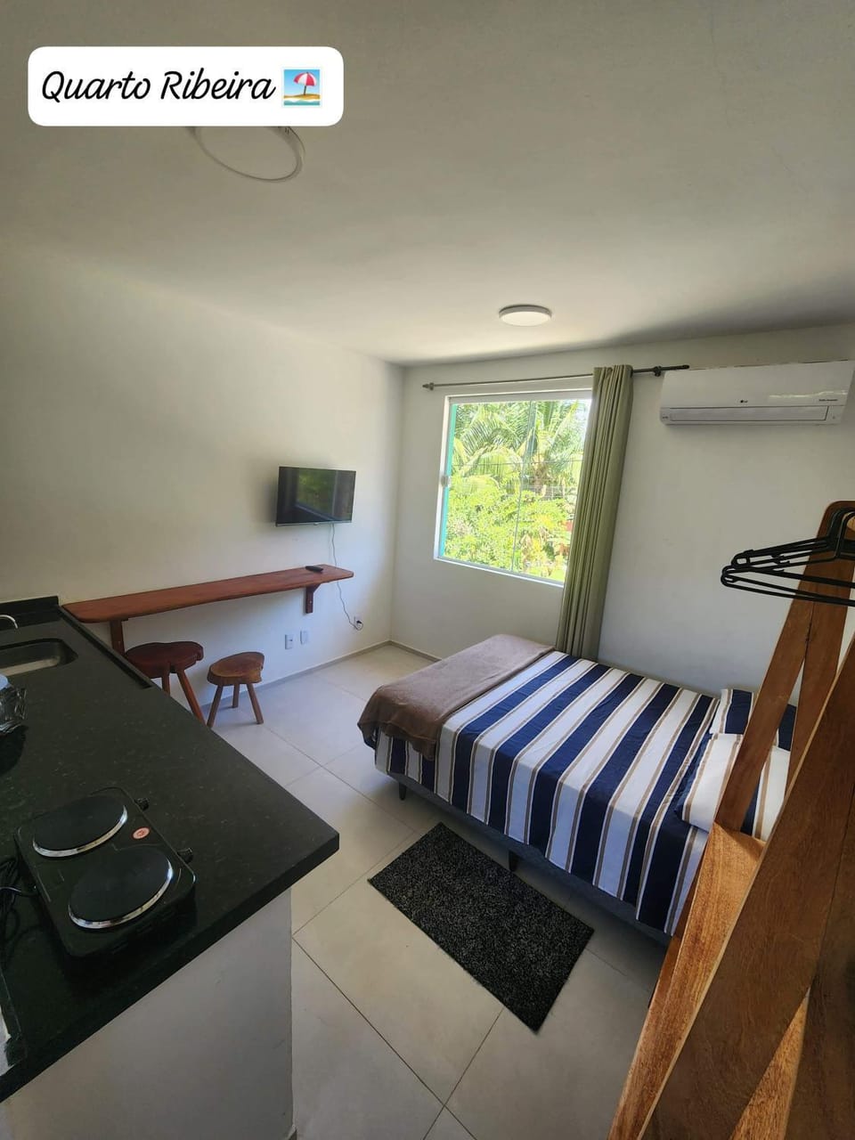 Kitchen or kitchenette, Photo of the whole room
