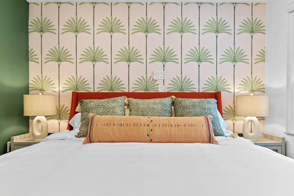Bed, Bedroom