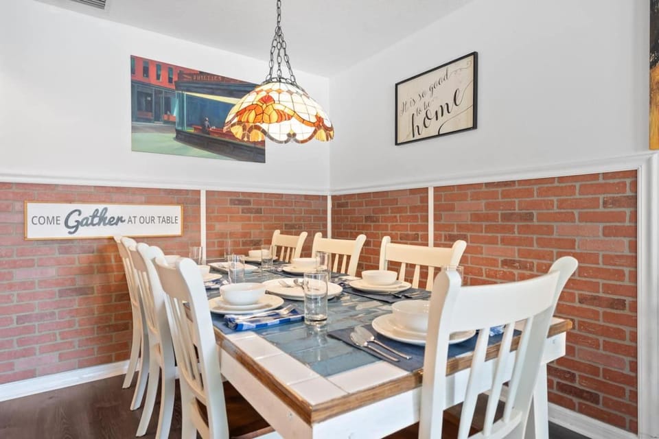 You're Home and Minutes Away from Disney Parks! House in Kissimmee