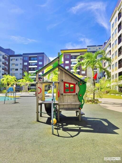 Y2 Pool & Garden Bliss Apartment in Iloilo City