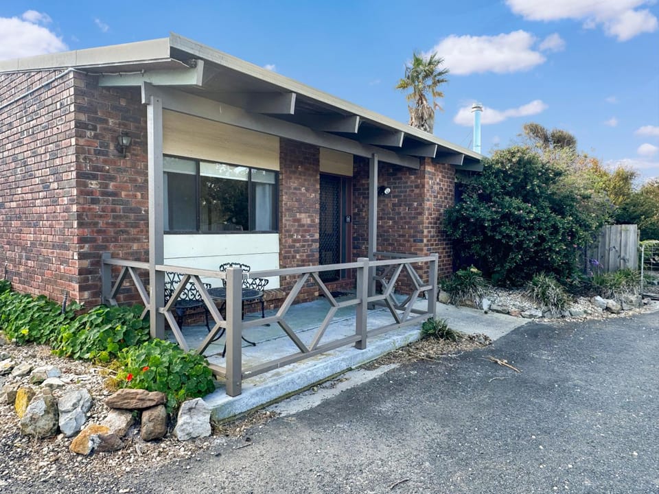 Ocean Breeze - Sleeps 12 House in Scamander
