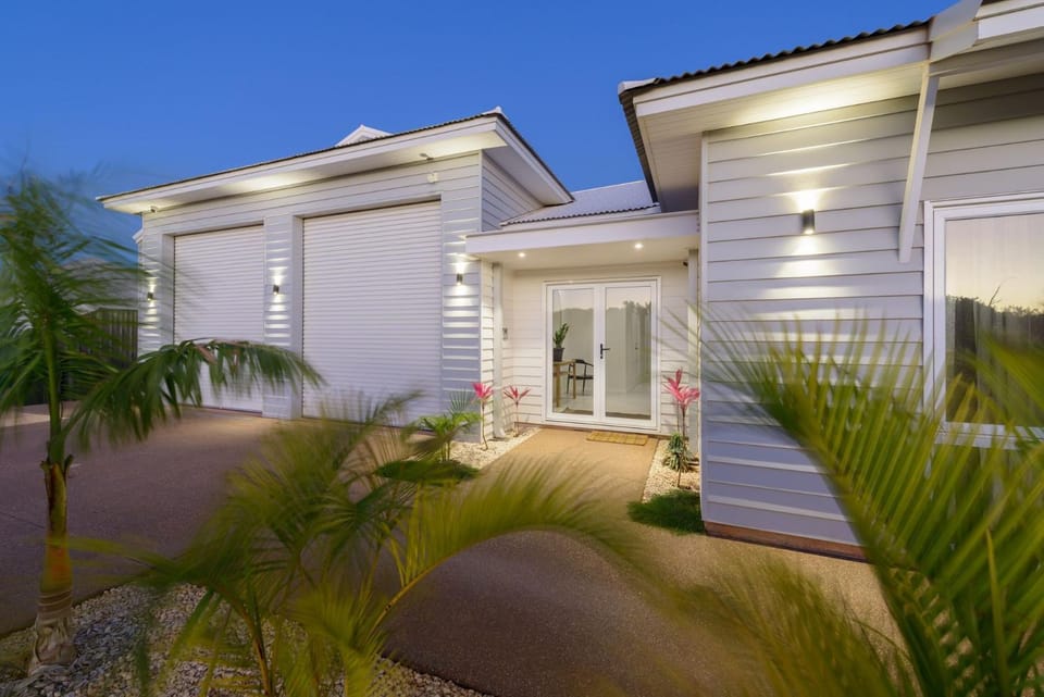54 Madaffari Drive - Pool and Jetty House in Exmouth