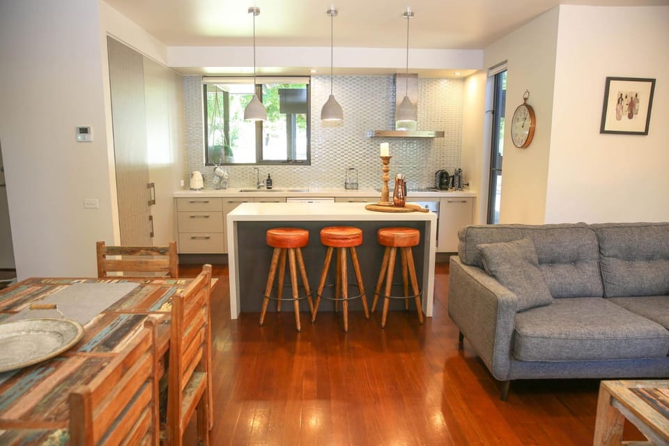 Kitchen or kitchenette, Living room, Seating area, Dining area, heating, pet friendly, air conditioner