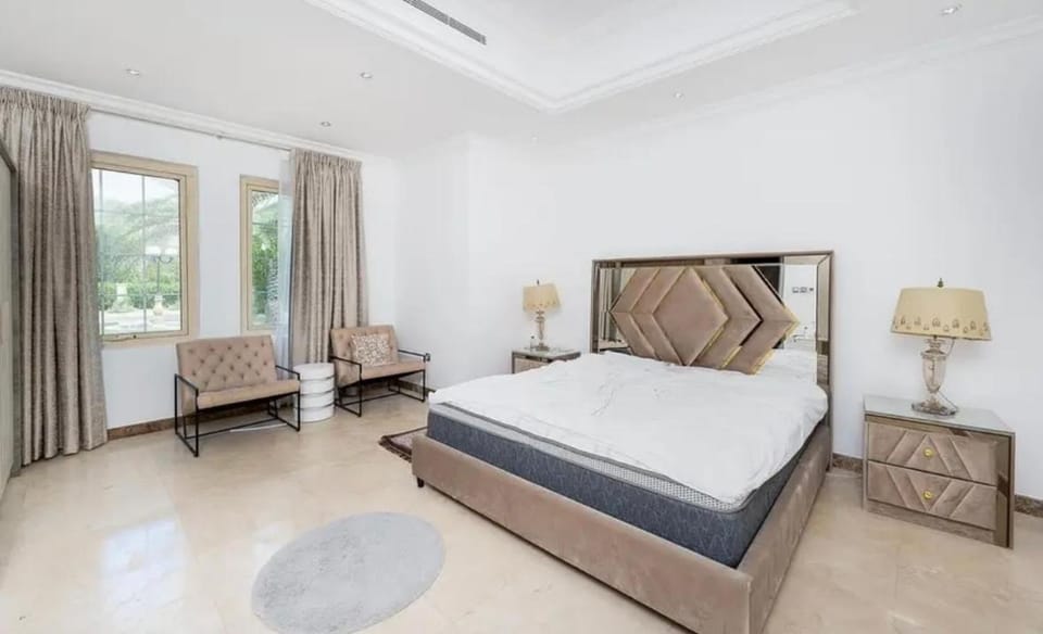 Luxury enormous villa in Islands Villa in Dubai
