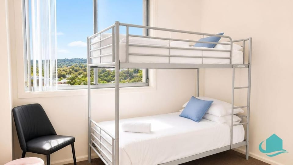 Caves Beach Retreat - close to beach and shops Apartment in Swansea