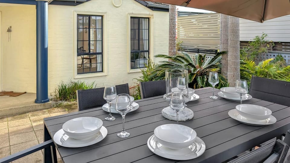 Milo's at the Bay by Experience Jervis Bay House in Vincentia