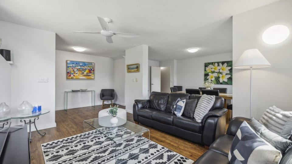 TV and multimedia, Living room, Other, Seating area, pet friendly