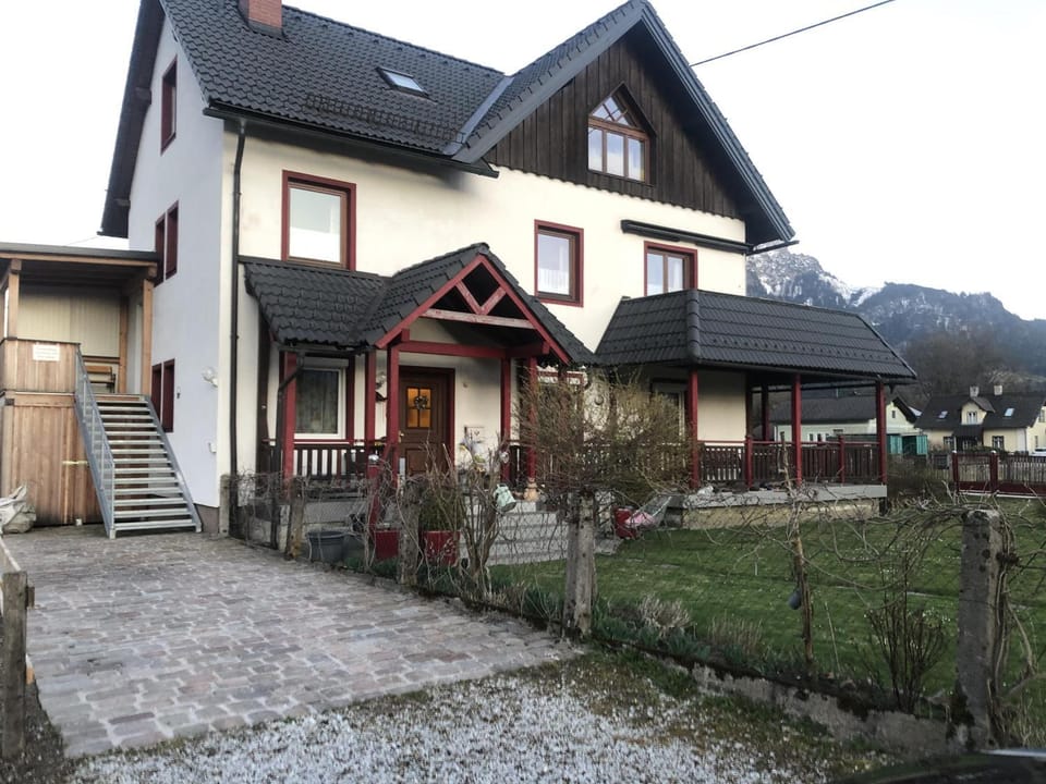 Property building, Spring, Day, Garden