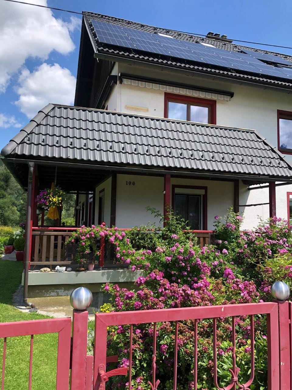 Property building, Day, Garden, Garden view