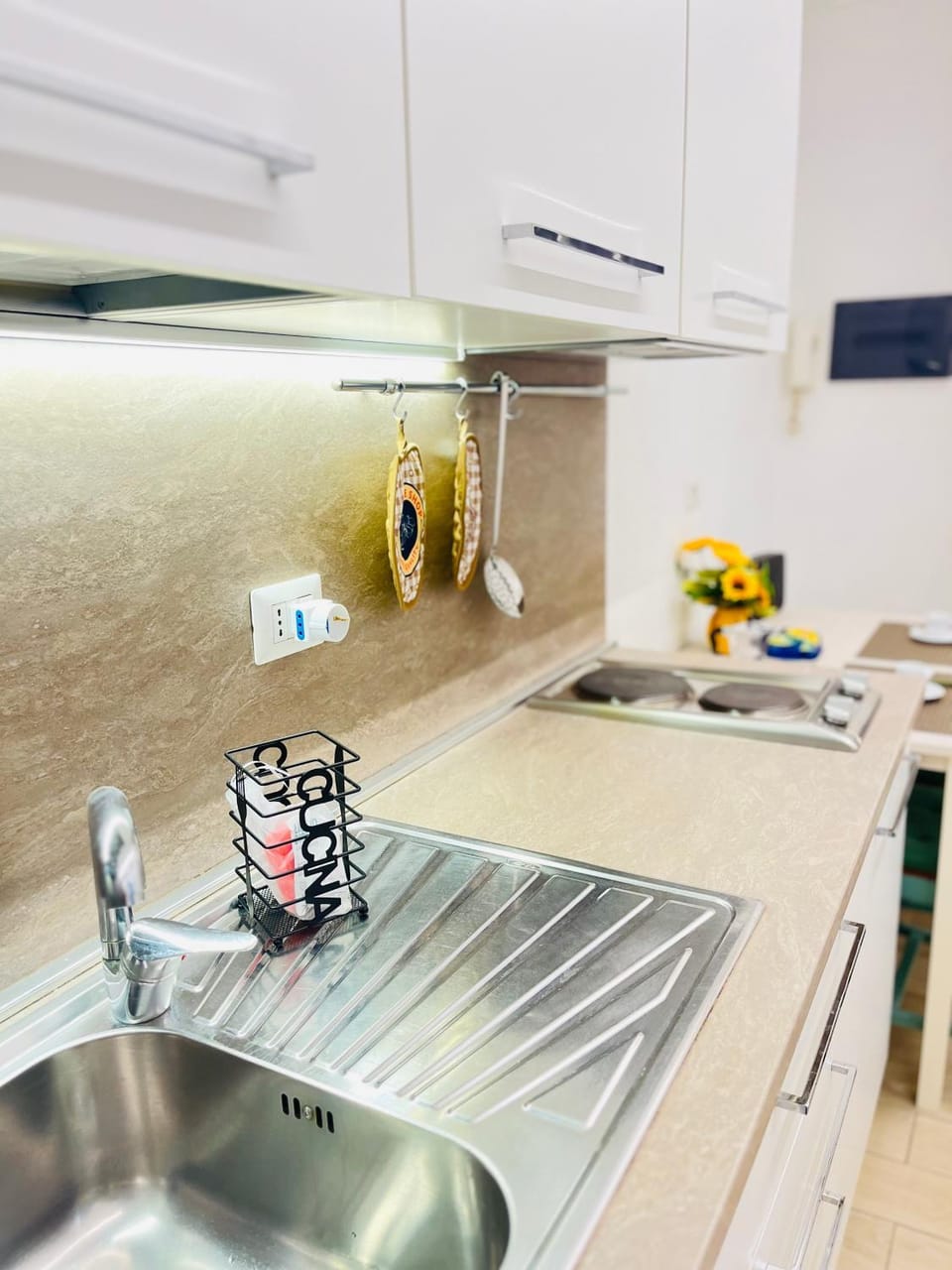 Kitchen or kitchenette, pet friendly, stove