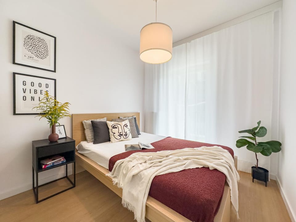 Bed, Photo of the whole room, Bedroom
