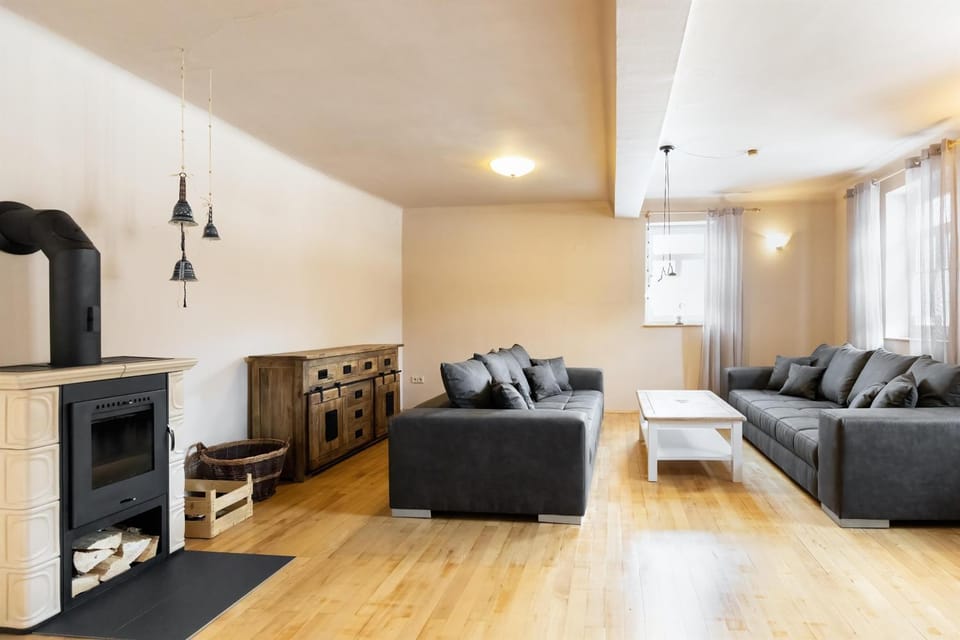 Living room, Seating area, fireplace