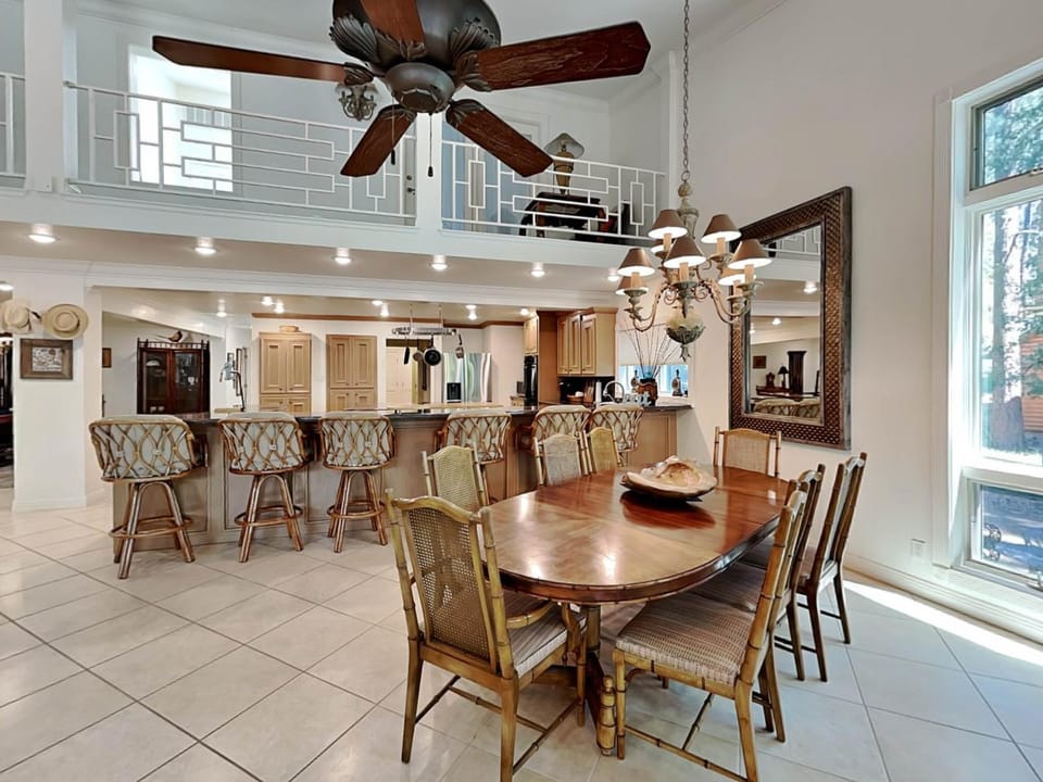 Kitchen or kitchenette, Living room, Dining area, furniture