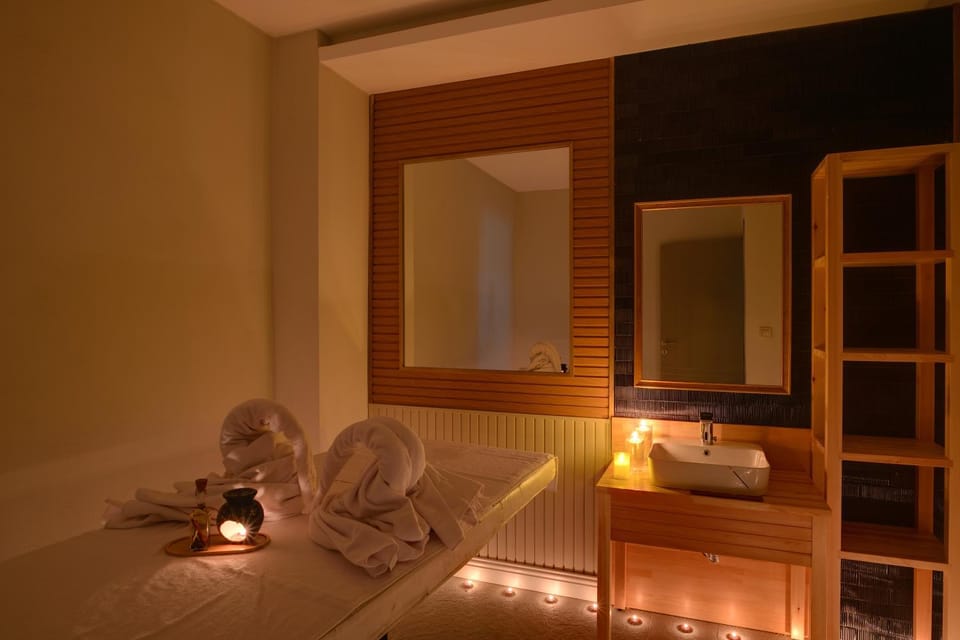 Massage, Spa and wellness centre/facilities