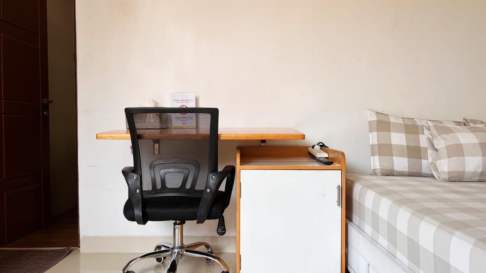 Seating area, Bedroom