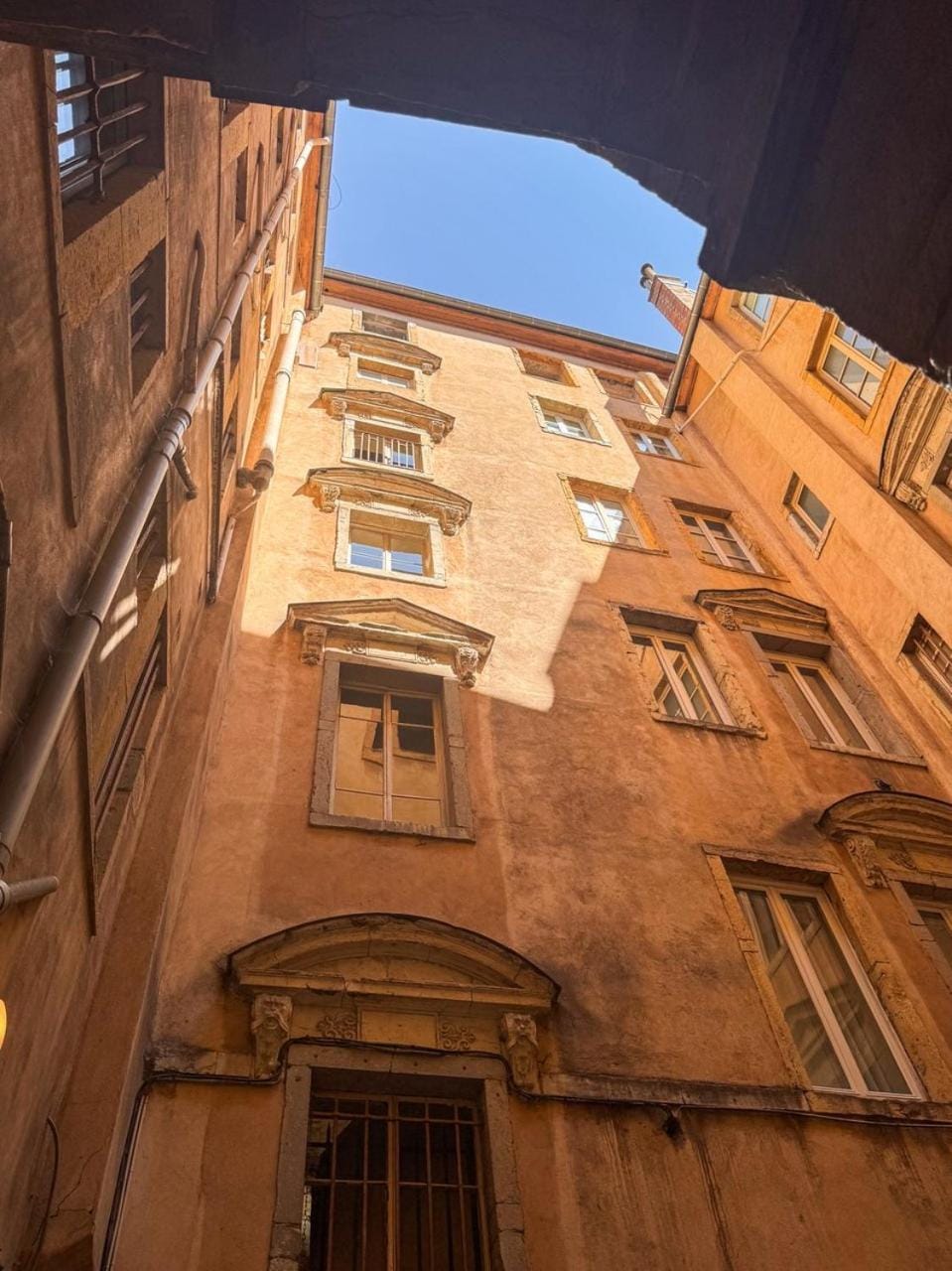 L'Opéra 10 - Beau studio avec balcon - Opéra Apartment in Lyon