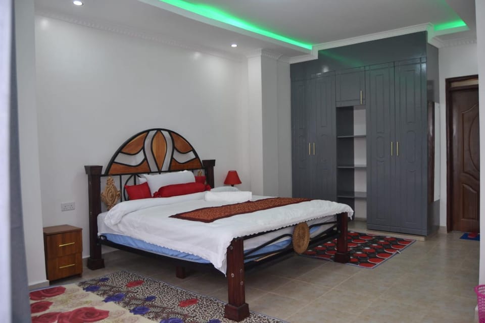 Tausi mweupe Villa in Kenya