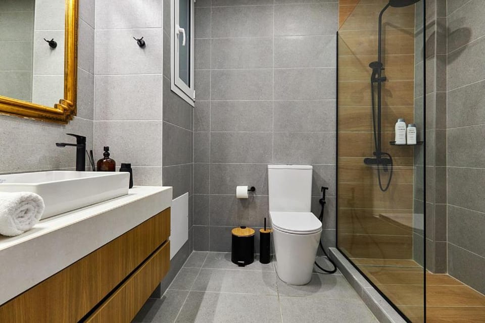 Shower, Toilet, Bathroom