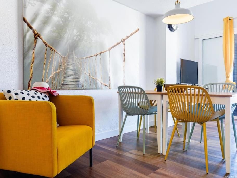 Communal lounge/ TV room, TV and multimedia, Living room, Dining area