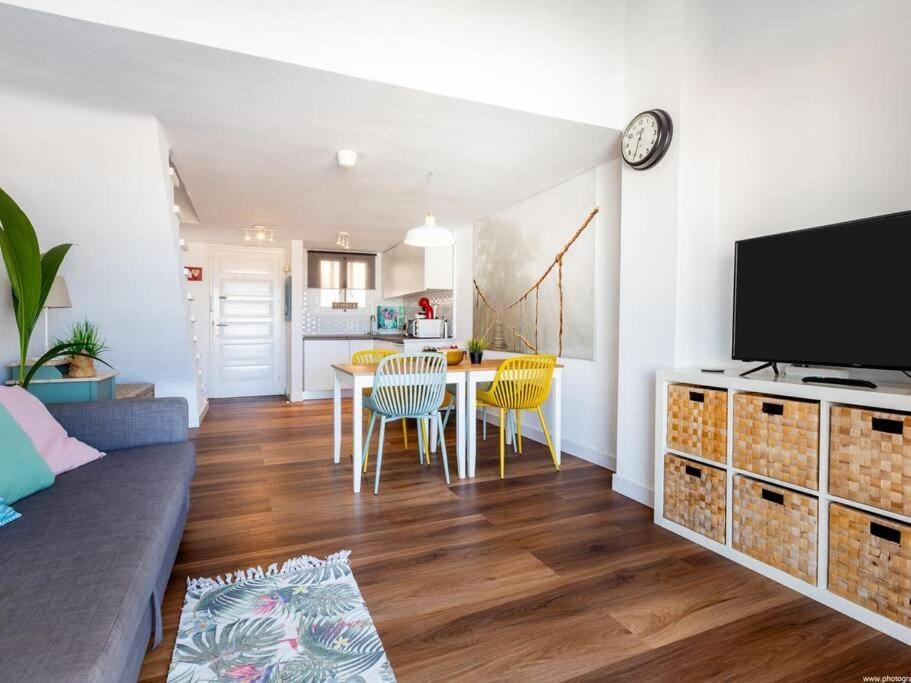 TV and multimedia, Kitchen or kitchenette, Dining area