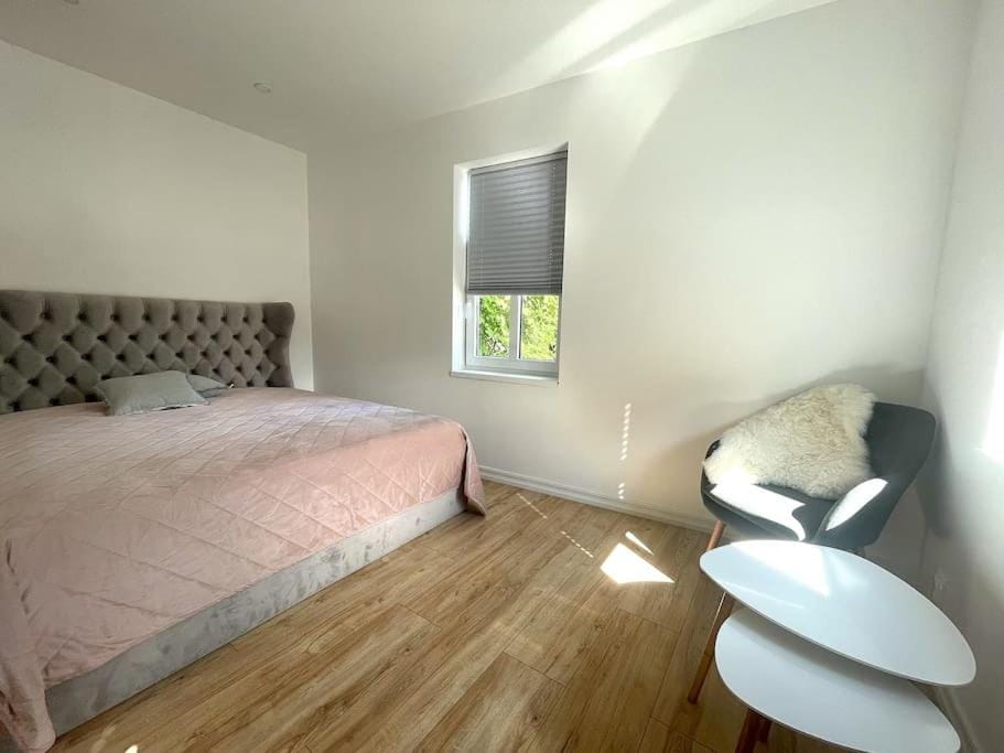Seating area, Bedroom