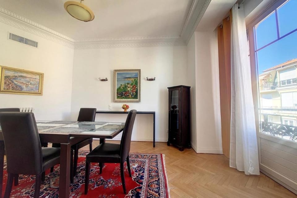 Bright air-conditioned flat in the city centre Apartment in Nice
