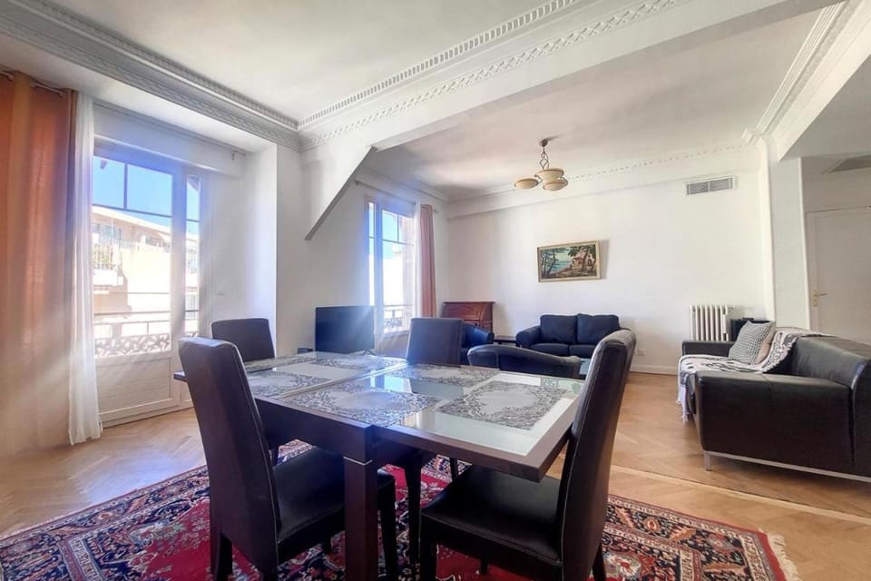 Bright air-conditioned flat in the city centre Apartment in Nice