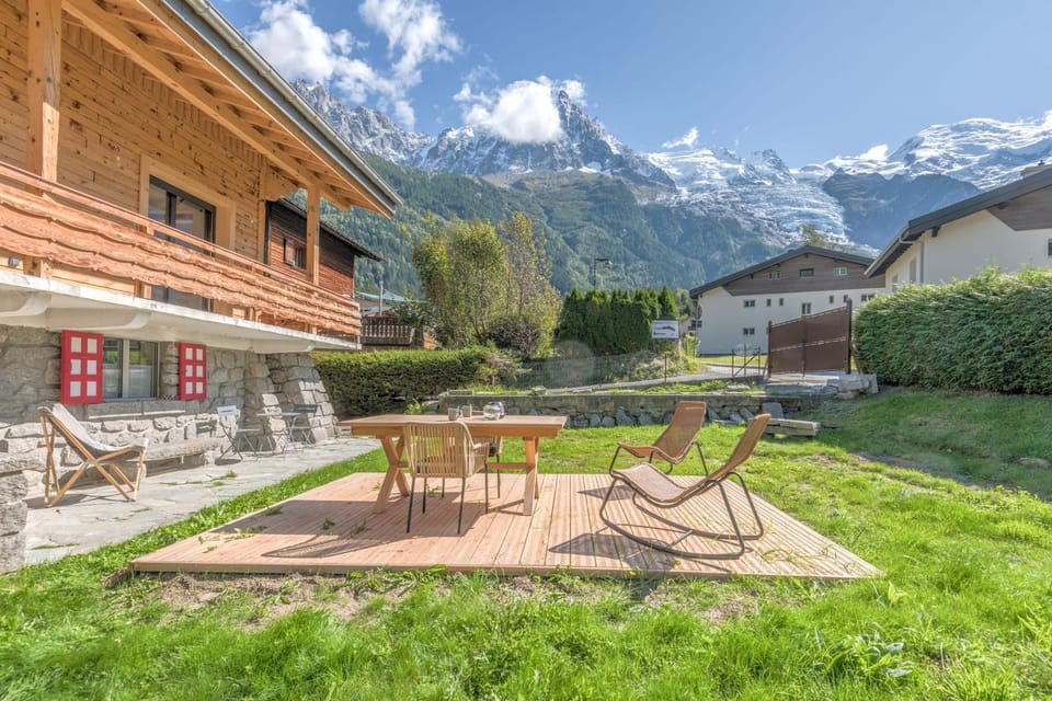 Property building, Garden, Balcony/Terrace