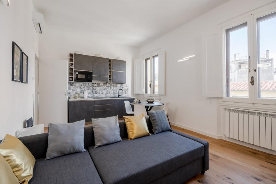 Kitchen or kitchenette, Living room