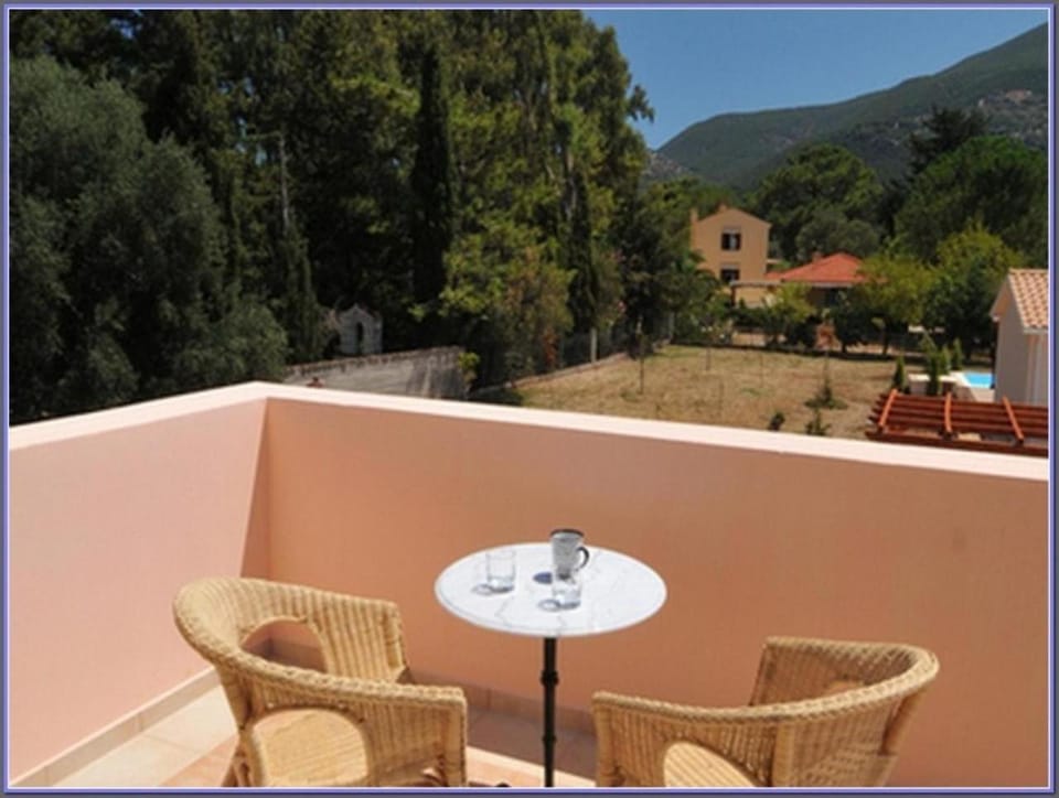 Property building, Balcony/Terrace, Living room
