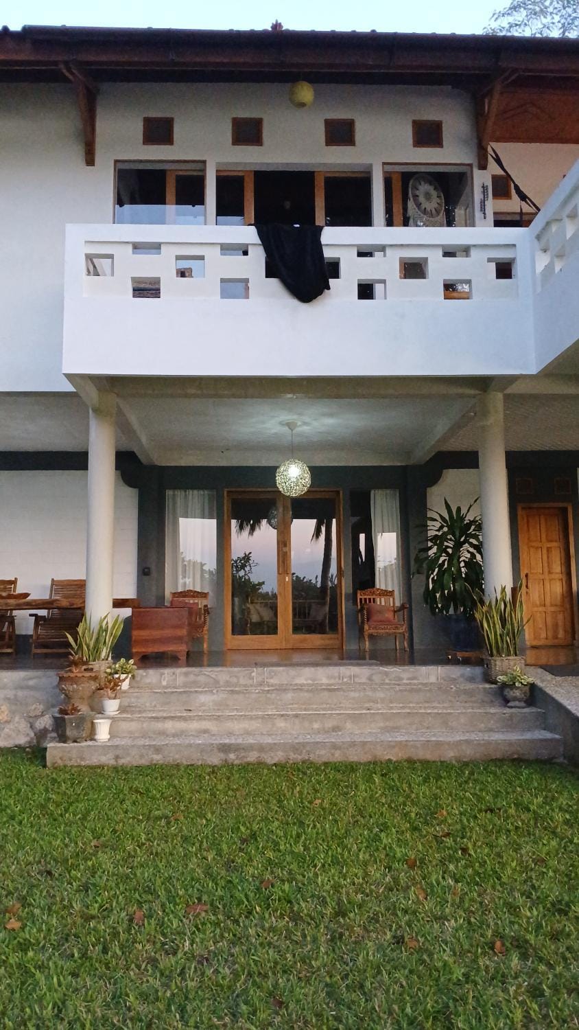 Property building, Garden, Balcony/Terrace, Garden view