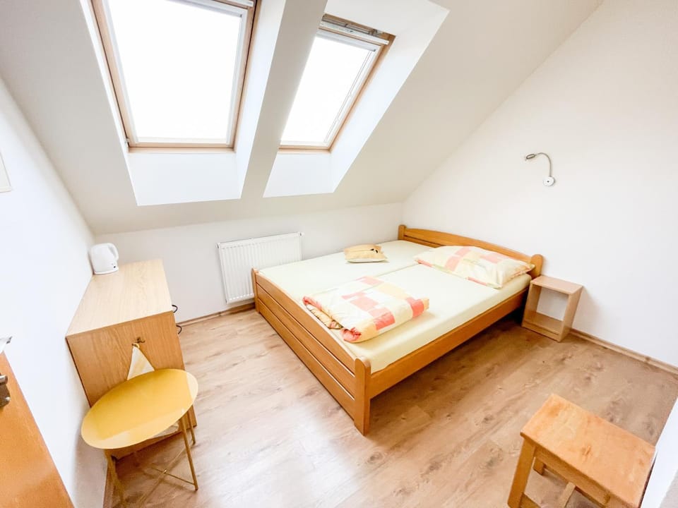 Property building, Bed, Photo of the whole room, Bedroom
