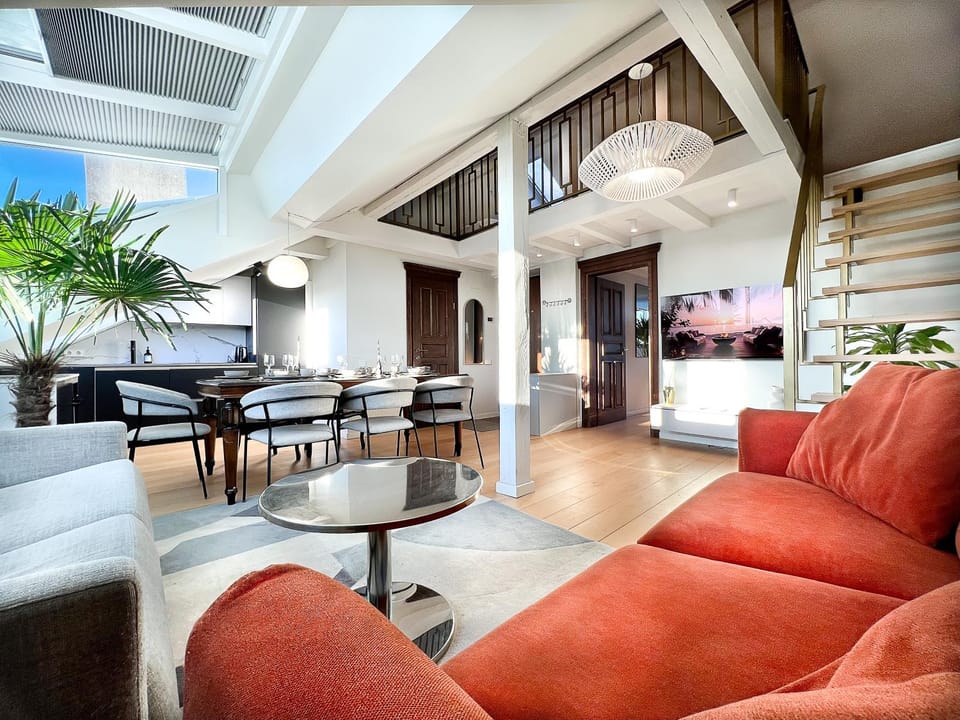 Living room, Seating area, Dining area