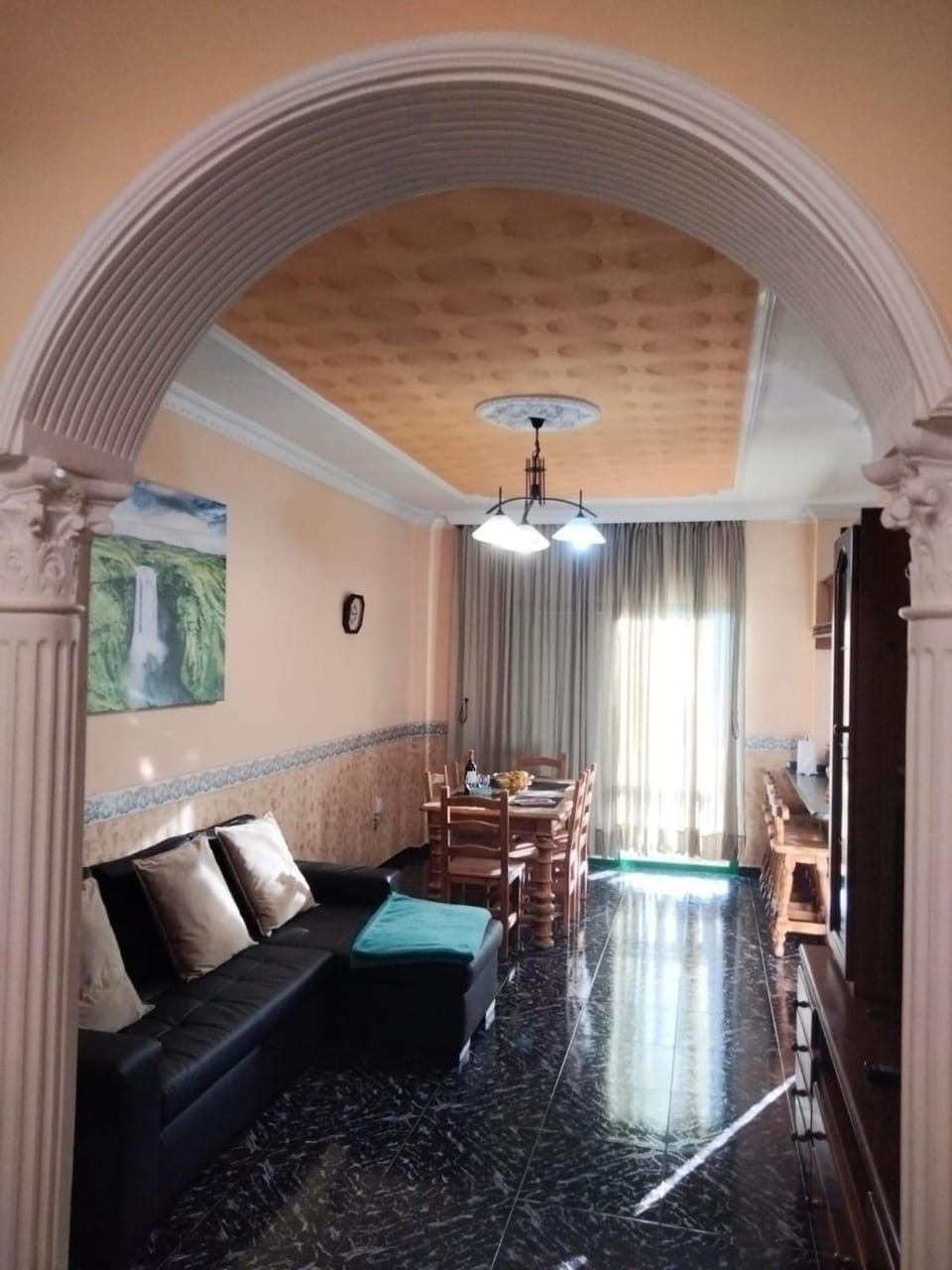 Photo of the whole room