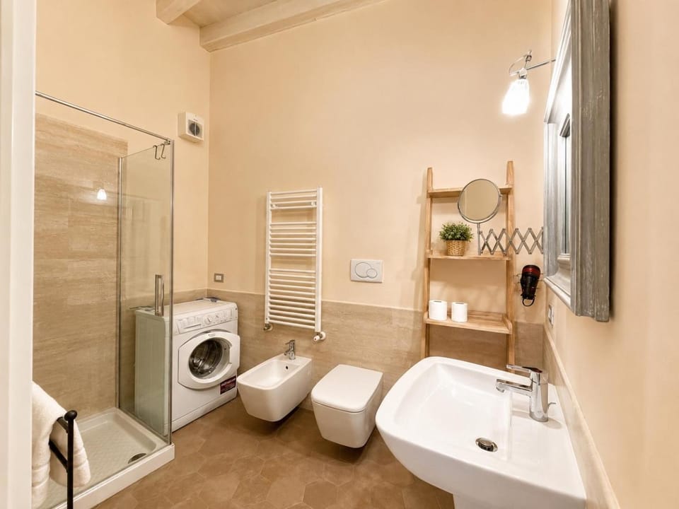 Shower, Bathroom, bidet, towels, washing machine