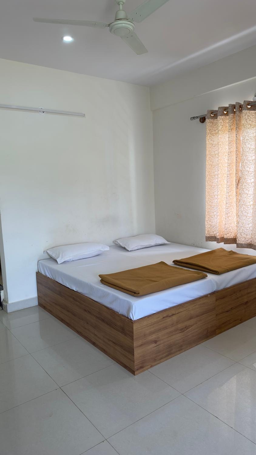 Bed, Photo of the whole room