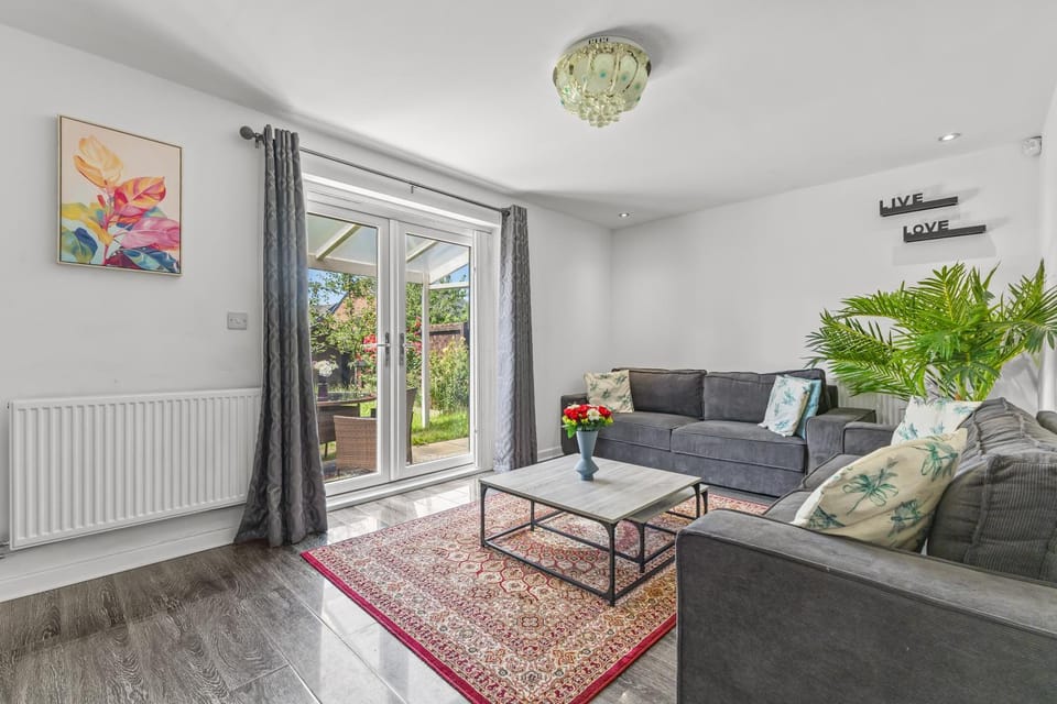 Living room, Seating area, internet