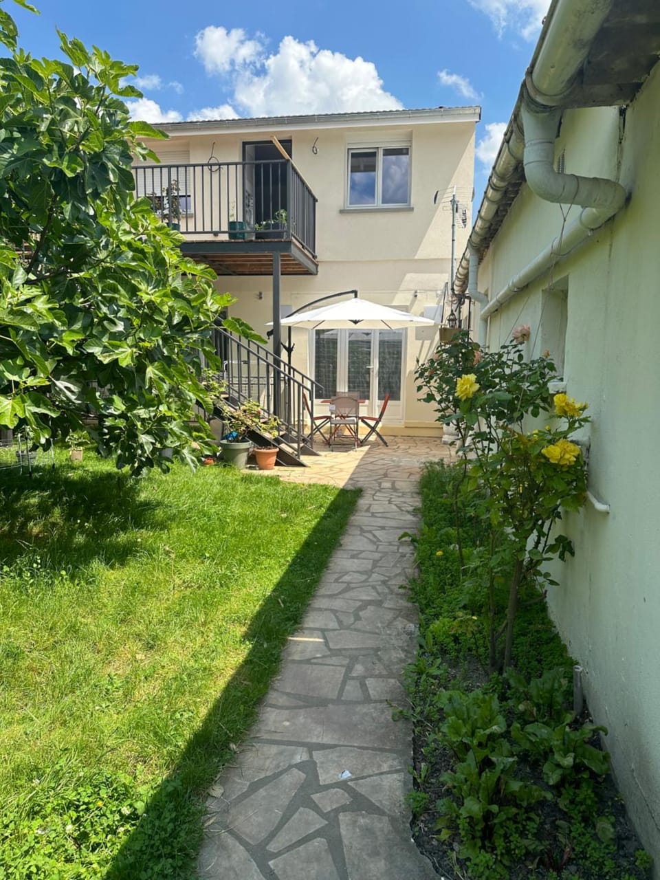 Studio calme et central Apartment in Île-de-France