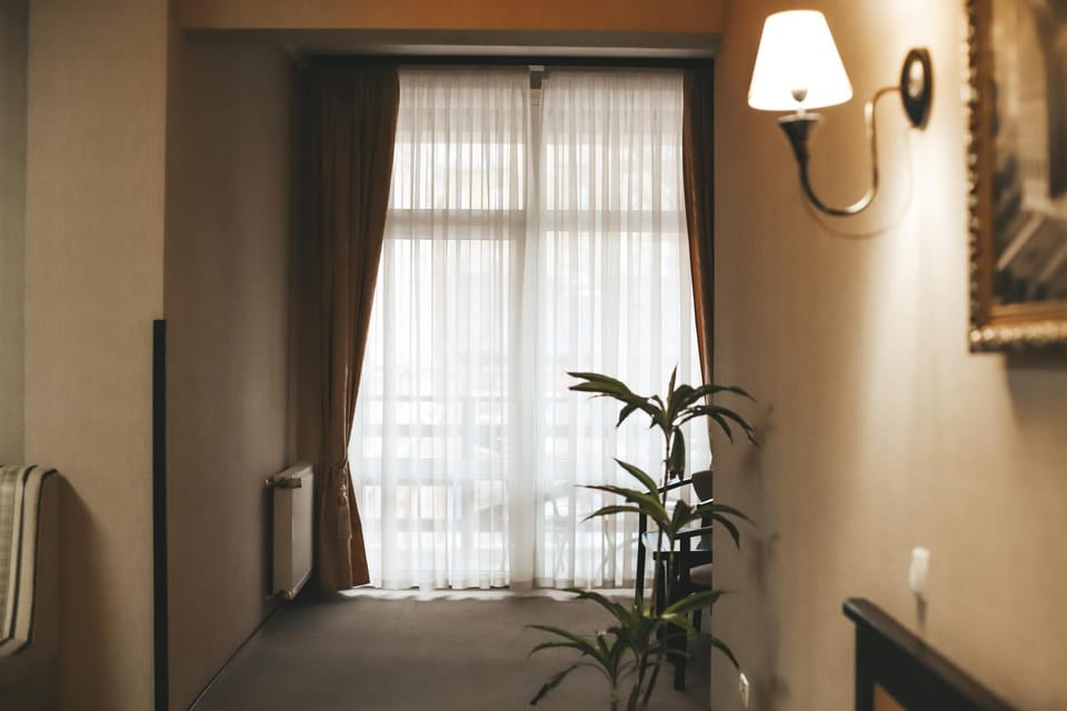 Photo of the whole room, Decorative detail