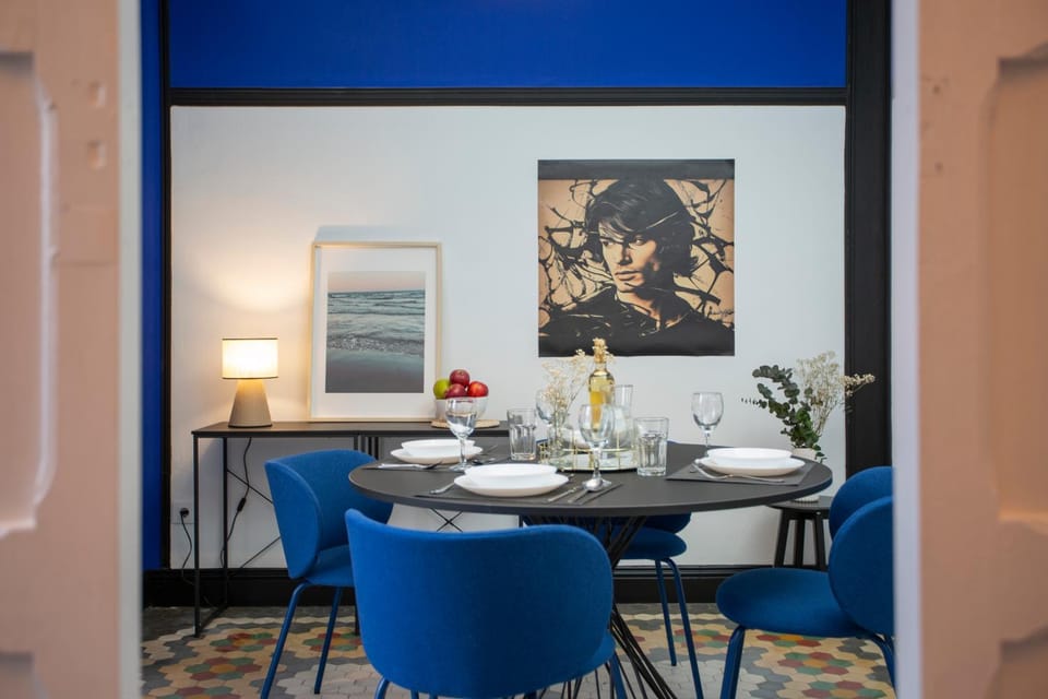 Living room, Decorative detail, Dining area