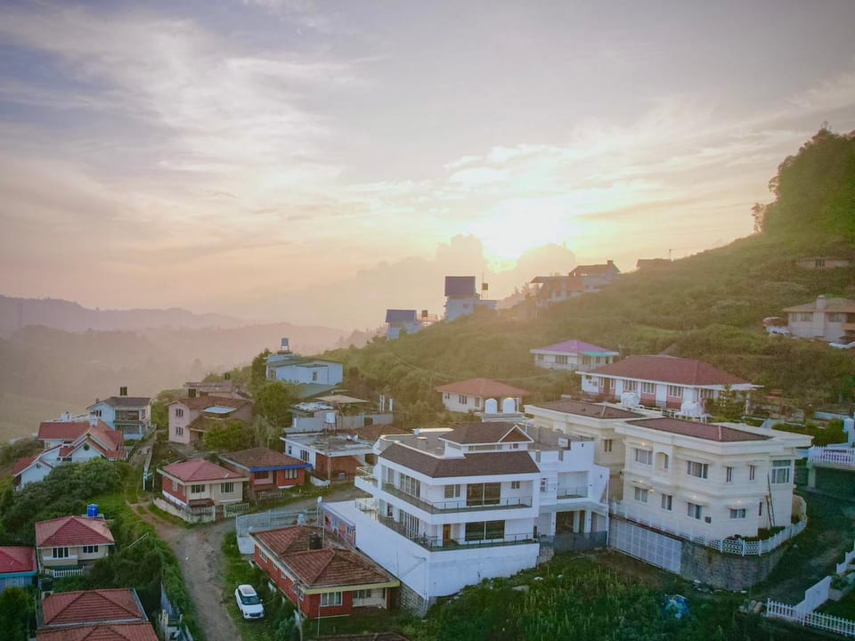 Away From Home - 5 - Rooms In Ooty, Home Stay Ooty Vacation rental in Ooty