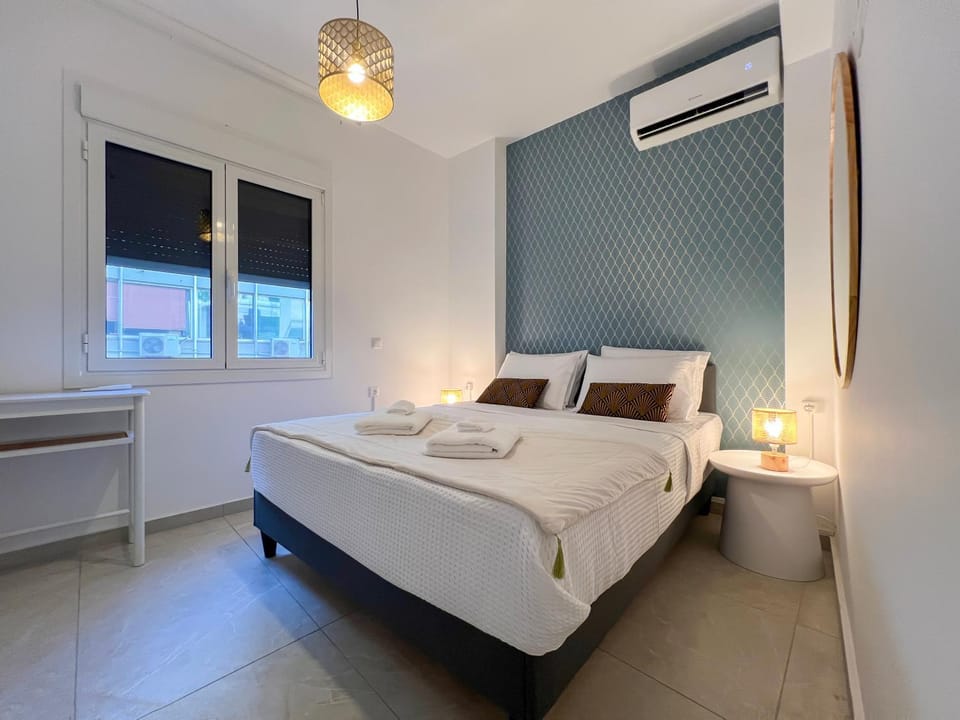 Bed, Photo of the whole room, Bedroom, towels, air conditioner