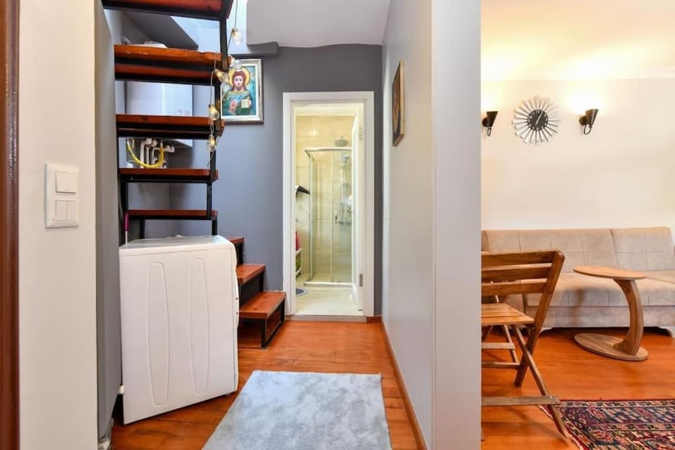 Taksim Private Terrace Close to Antique Store Galata Port Cihangir Apartment in Istanbul