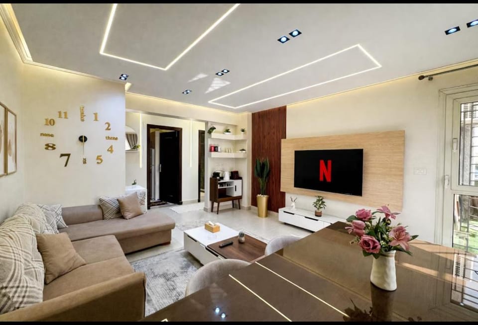 شقه فندقيه لك بالكامل غرفتين في كمباوند راقي بالشيخ زايد Apartment in Egypt