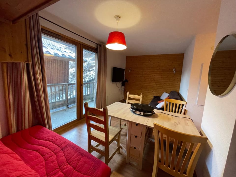 Orelle 3 Vallées - Studio 3 personnes Apartment in Auvergne-Rhône-Alpes
